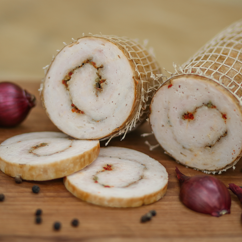 Рулет из мяса птицы пикантный в/к